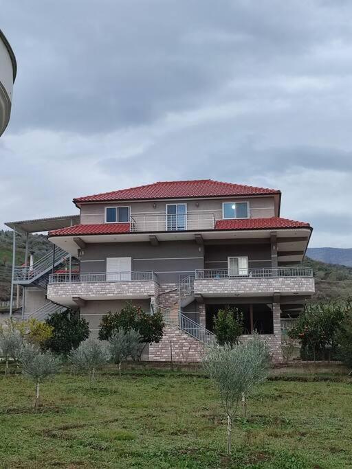 Guest House Ilir ベラト エクステリア 写真